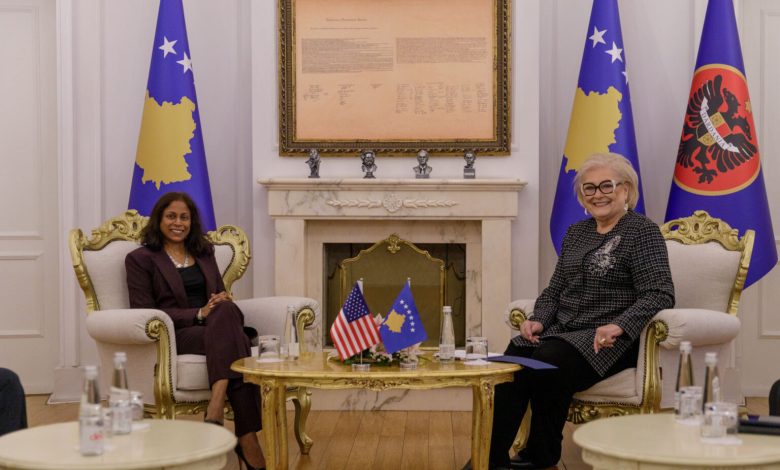 ambasada-amerikane:-mbetemi-te-perkushtuar-per-te-bashkepunuar-me-institucionet-e-kosoves