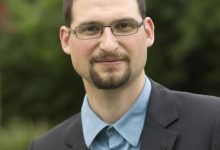 daniel-bochsler-eshte-ekspert-i-politikes-serbe-dhe-i-sistemeve-zgjedhore,-me-me-shume-se-dy-dekada-kerkim-shkencor-mbi-ballkanin-perendimor-deklaratat-e-tij-u-publikuan-ne-nje-interviste-per-mediumin-zviceran-watson.